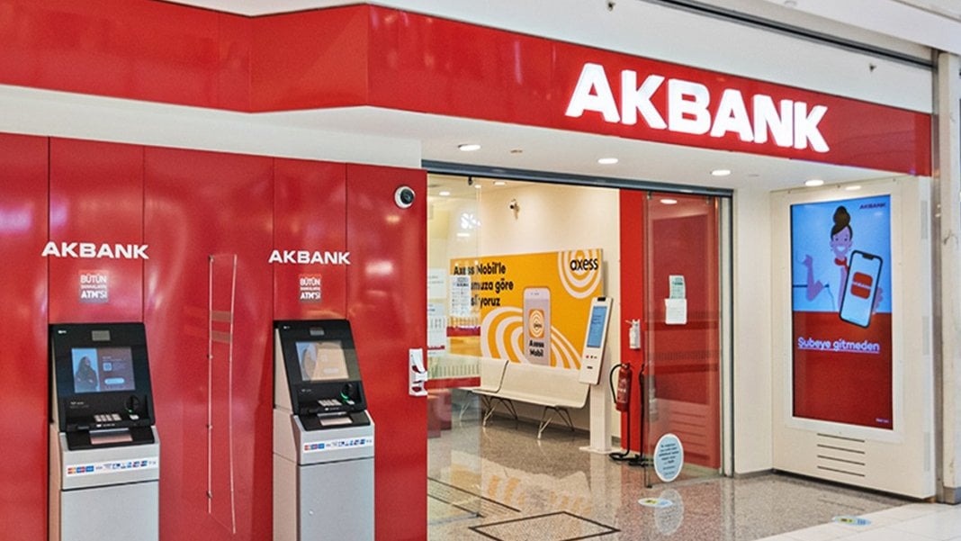 Akbank'tan 'hesaplardan izinsiz para çekildiği' iddialarına yanıt