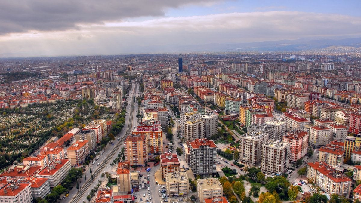 Barınma krizi derinleşiyor: Kiracılık hızla artarken konutlar elde kaldı