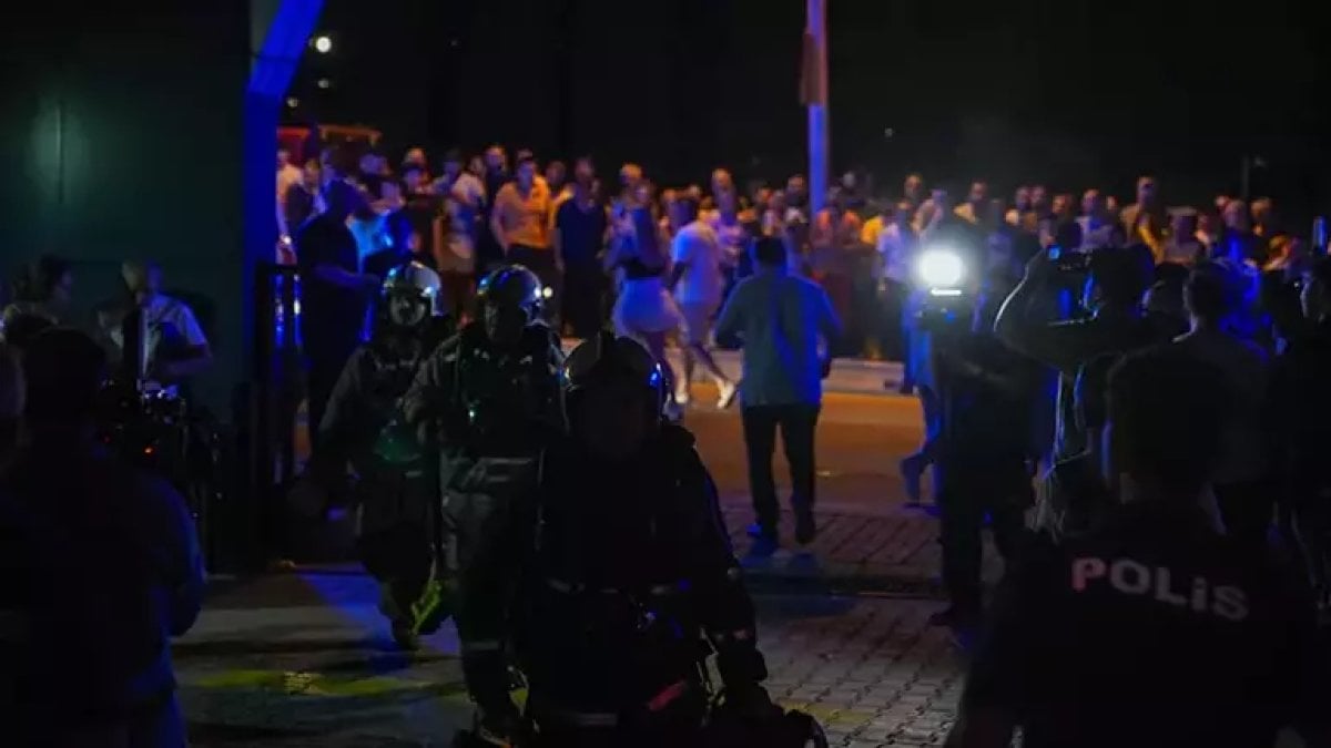 Ankara’da 26 katlı binada korkutan yangın: 2'si itfaiyeci 28 kişi hastaneye kaldırıldı