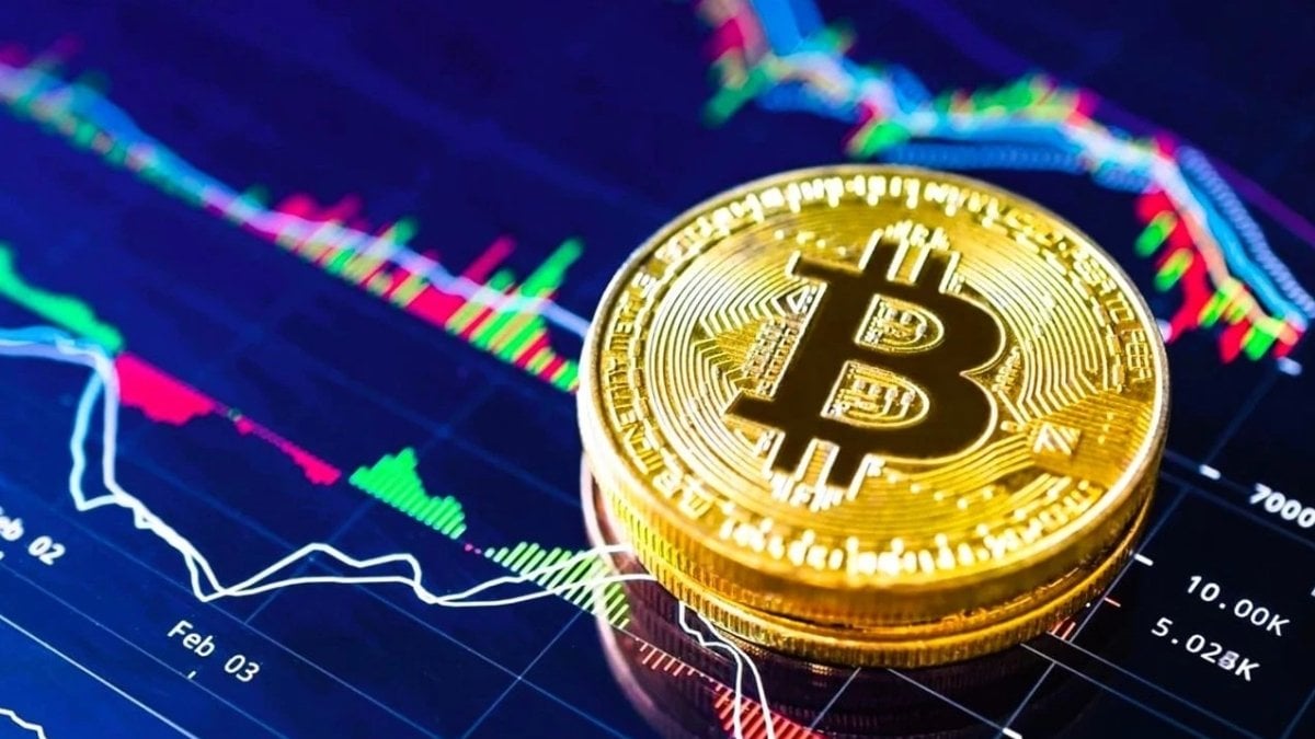 Bitcoin 121 bin doları gördü: Kripto piyasasında tarihi gece