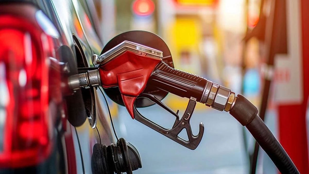 Akaryakıta bir dev zam daha: Motorinde '80 TL'lik psikolojik sınır aşılıyor